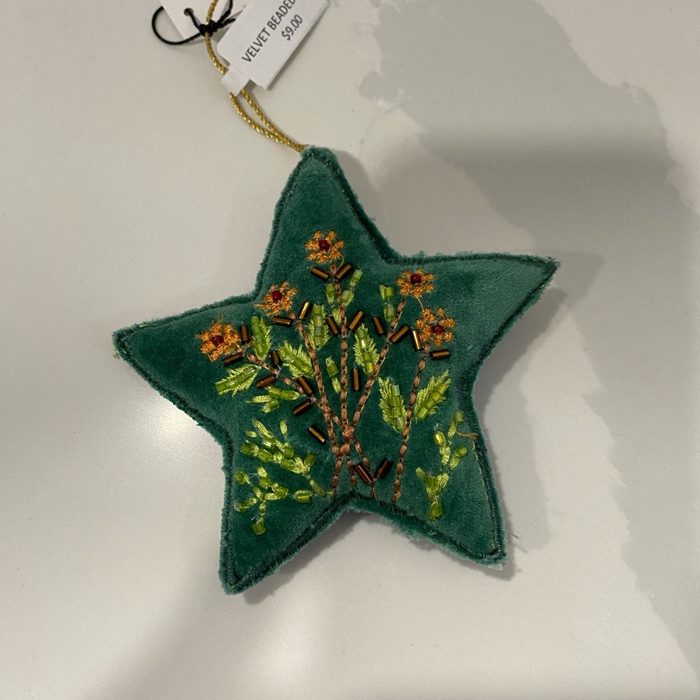 Creative Co-Op Green set of 3 Velvet Embroidered Beaded Christmas Ornaments NWT - Picture 3 of 7